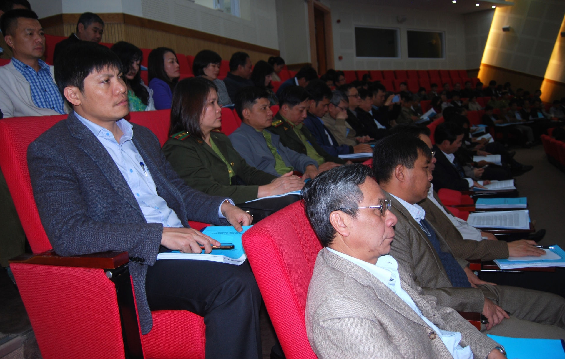 Đại biểu tham dự hội nghị