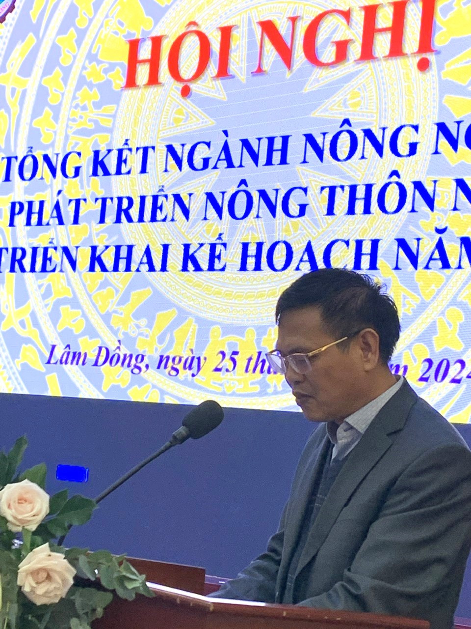 Giám đốc Sở Nông nghiệp và Phát triển nông thôn Lâm Đồng Hoàng Sĩ Bích phát biểu khai mạc hội nghị