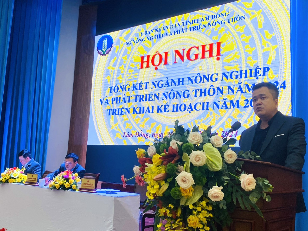 Phó Giám đốc Sở Nông nghiệp và Phat triển nông thôn Nguyễn Hà Lộc trình bày báo cáo hoạt động năm 2024 và triển khai kế hoạch năm 2025
