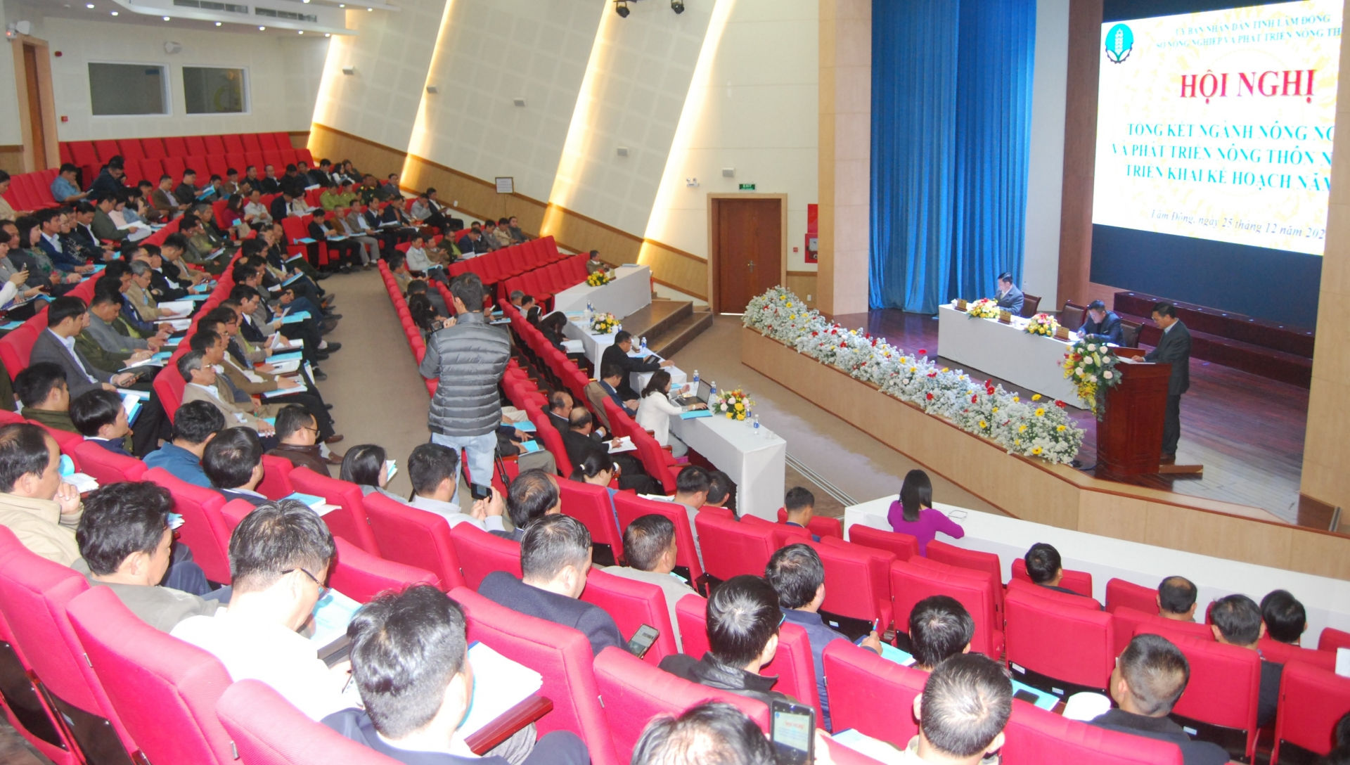 Quang cảnh hội nghị