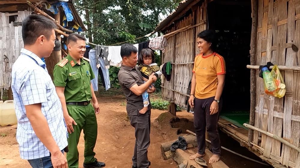 Gặp gỡ A Khum sau những ngày tháng trốn tránh mọi người.