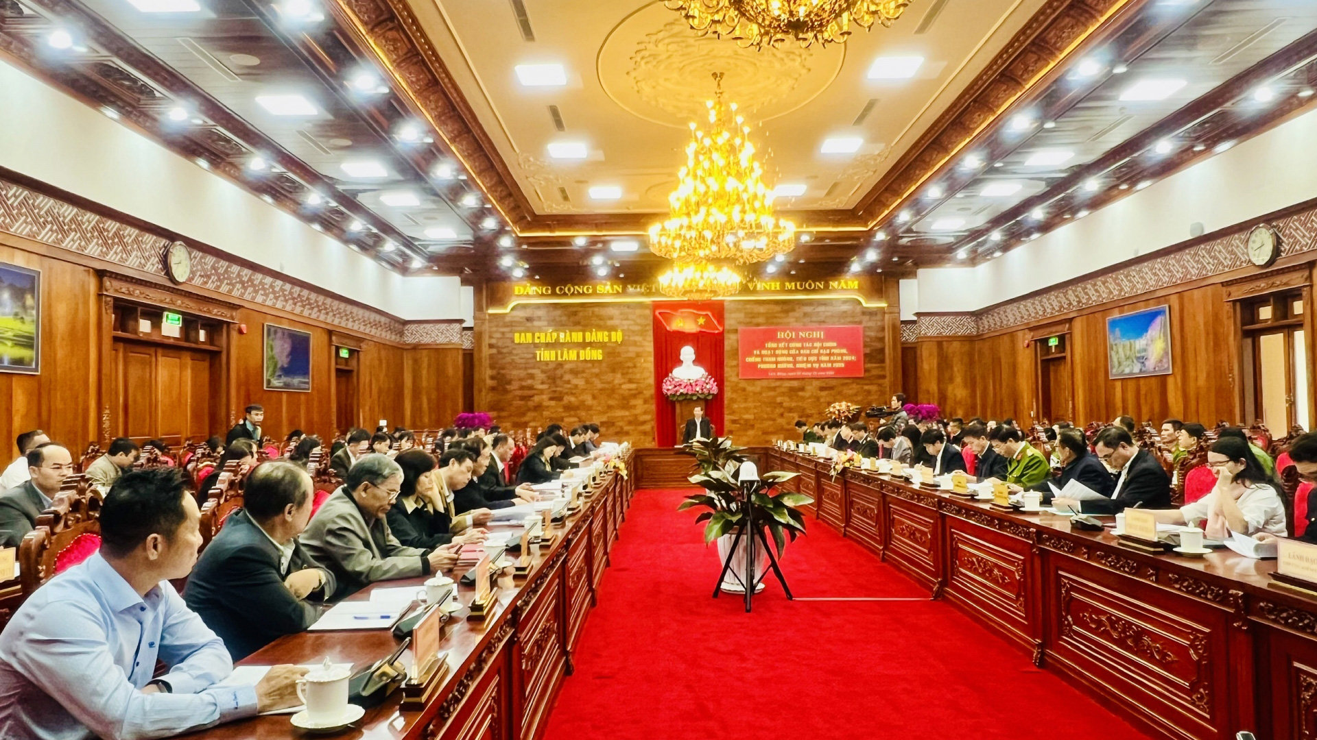 Quang cảnh hội nghị