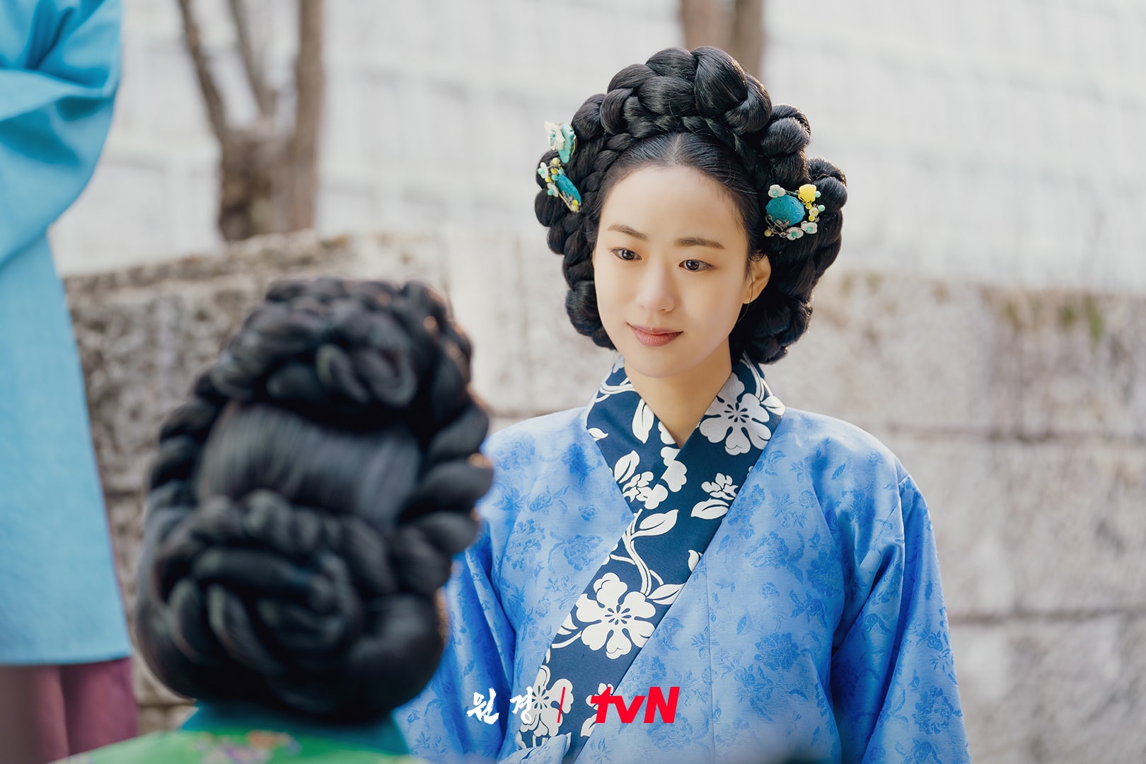 Lee Si Ah And Lee Yi Dam Dish On Portraying Concubines In Upcoming Drama “The Queen Who Crowns” | Soompi