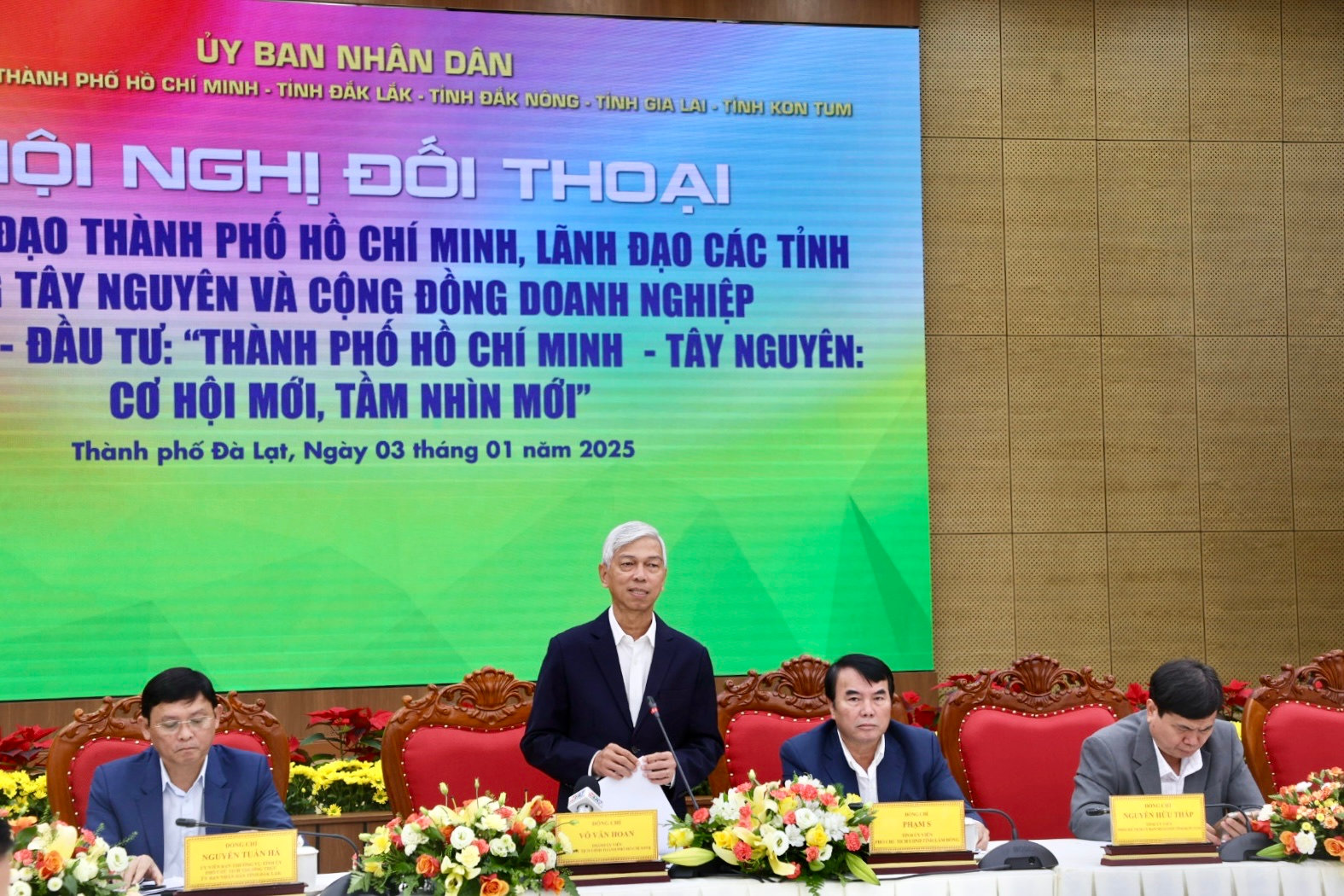 Ông Võ Văn Hoan – Phó Chủ tịch UBNBD thành phố Hồ Chí Minh phát biểu đề dẫn khai mạc Hội nghị