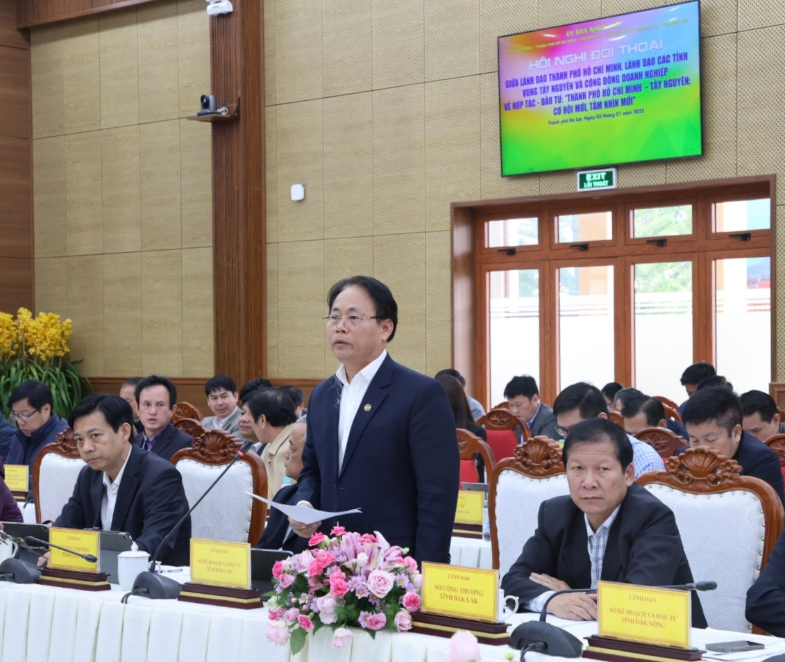 Ông Nguyễn Hữu Phúc – Phó Giám đốc Sở Kế hoạch và Đầu tư tỉnh Đăk Lăk giới thiệu tiềm năng, thế mạnh Đăk Lăk