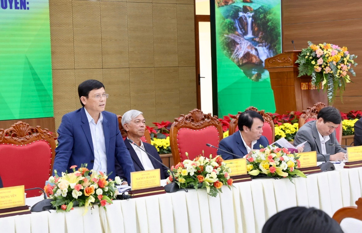 Ông Nguyễn Tuấn Hà – Phó Chủ tịch UBND tỉnh Đăk Lăk trao đổi kinh nghiệm về việc Đăk Lăk xây dựng sàn giao dịch cà phê và những khó khăn