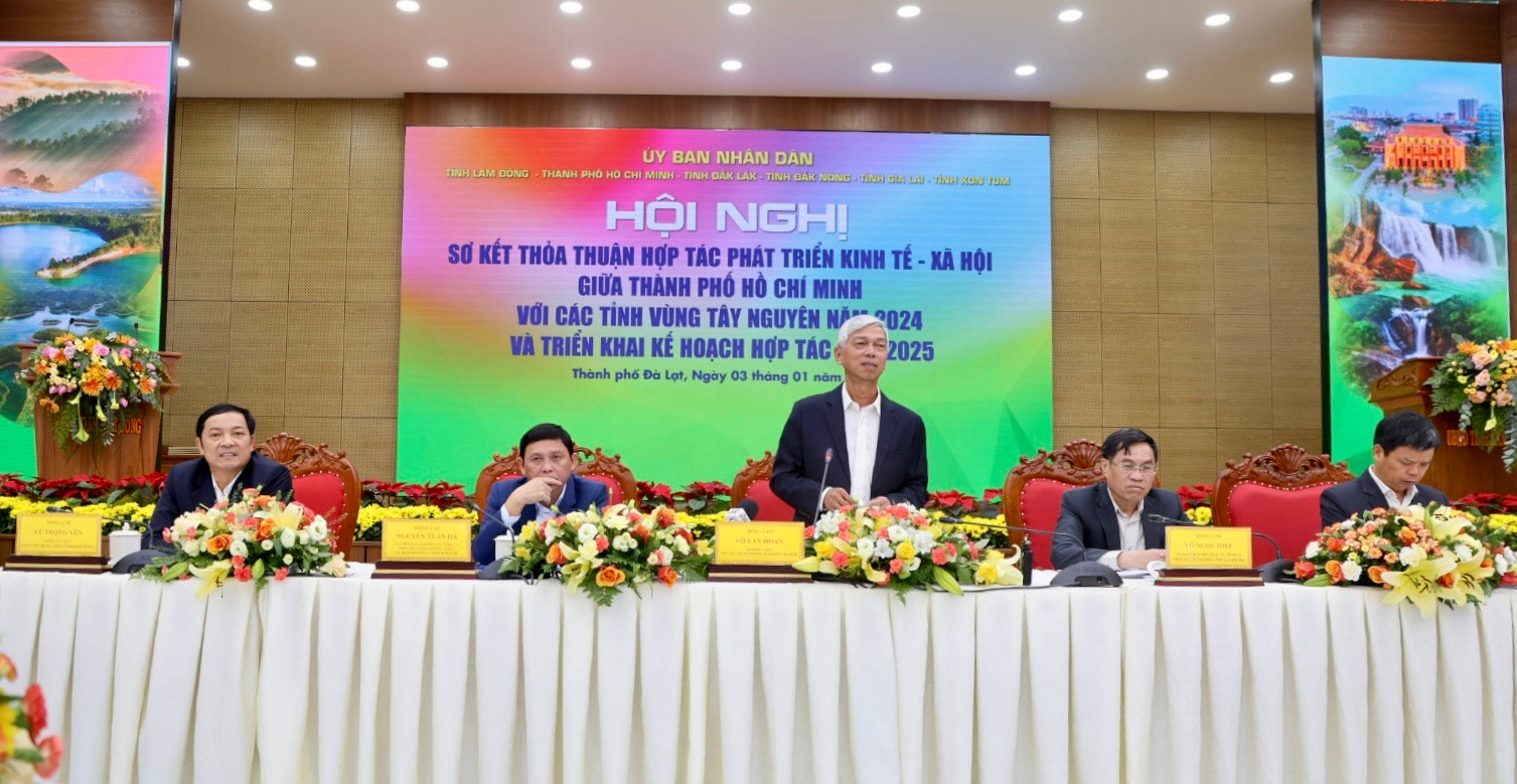 Lãnh đạo UBND Thành phố Hồ Chí Minh và các tỉnh vùng Tây Nguyên điều hành Hội nghị