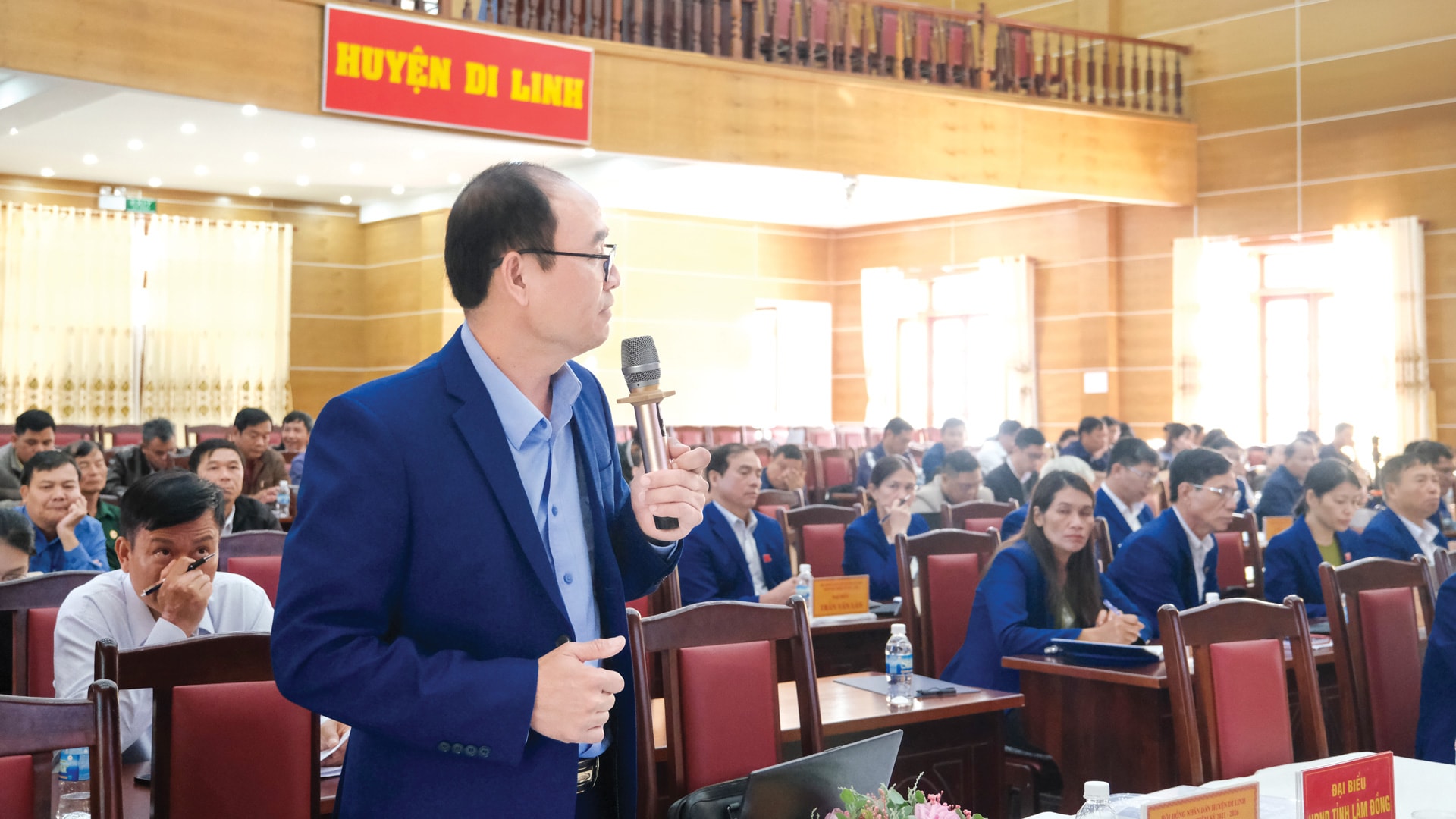 HĐND huyện Di Linh luôn dành nhiều thời gian để các đại biểu chất vấnvà trả lời chất vấn các kiến nghị mà cử tri quan tâm