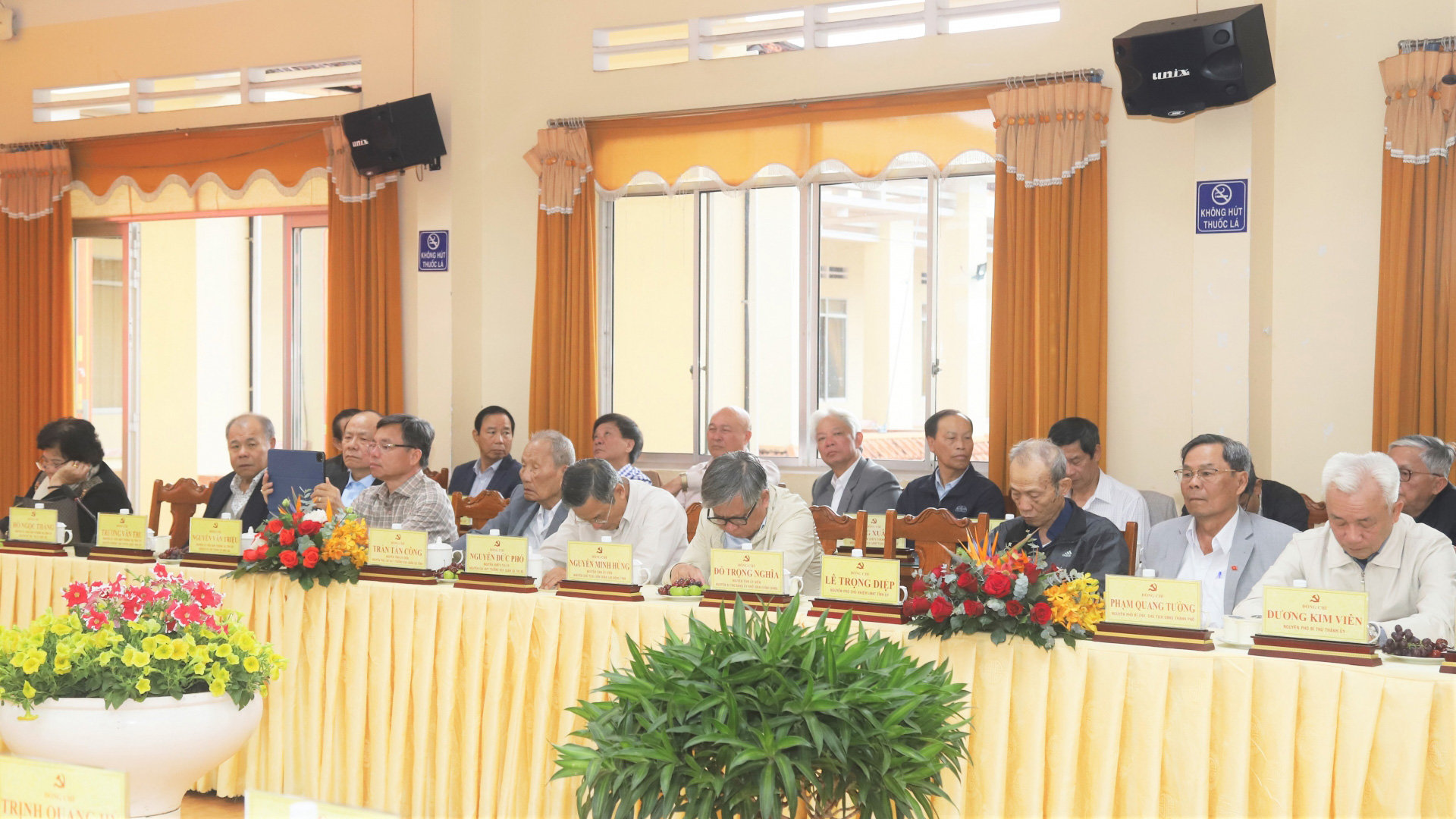 Các đồng chí nguyên lãnh đạo tỉnh Lâm Đồng và TP Bảo Lộc qua các thời kỳ dự buổi gặp mặt