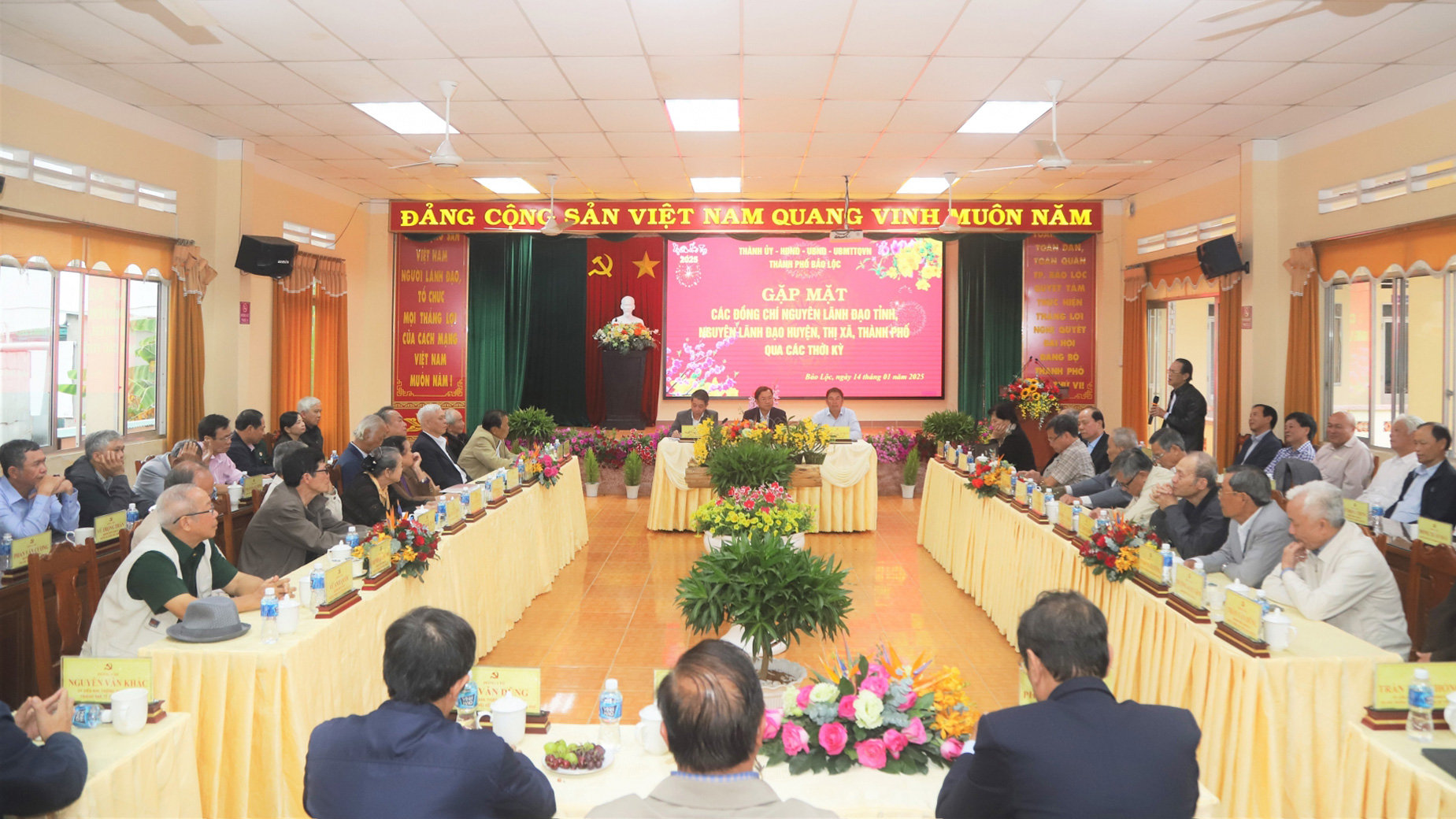 Quang cảnh buổi gặp mặt