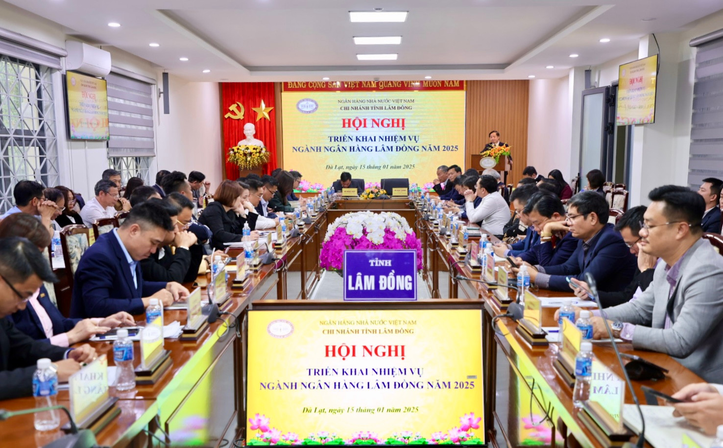 Lãnh đạo các sở ngành và TCTD tham dự Hội nghị triển khai nhiệm vụ Ngành Ngân hàng năm 2025