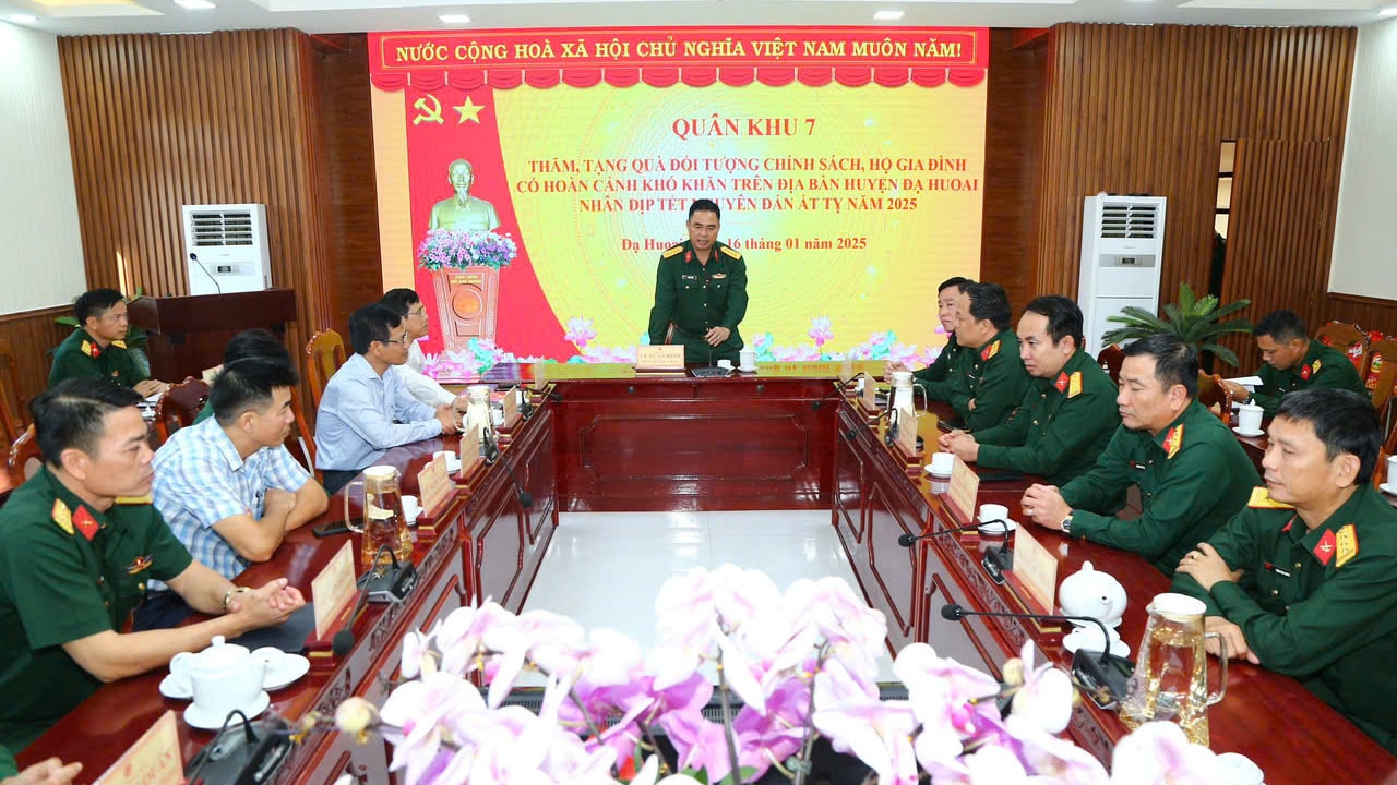 Đoàn công tác của Bộ Tư lệnh Quân khu 7 trao đổi với lãnh đạo huyện Đạ Huoai một số nhiệm vụ về công tác an ninh, quốc phòng