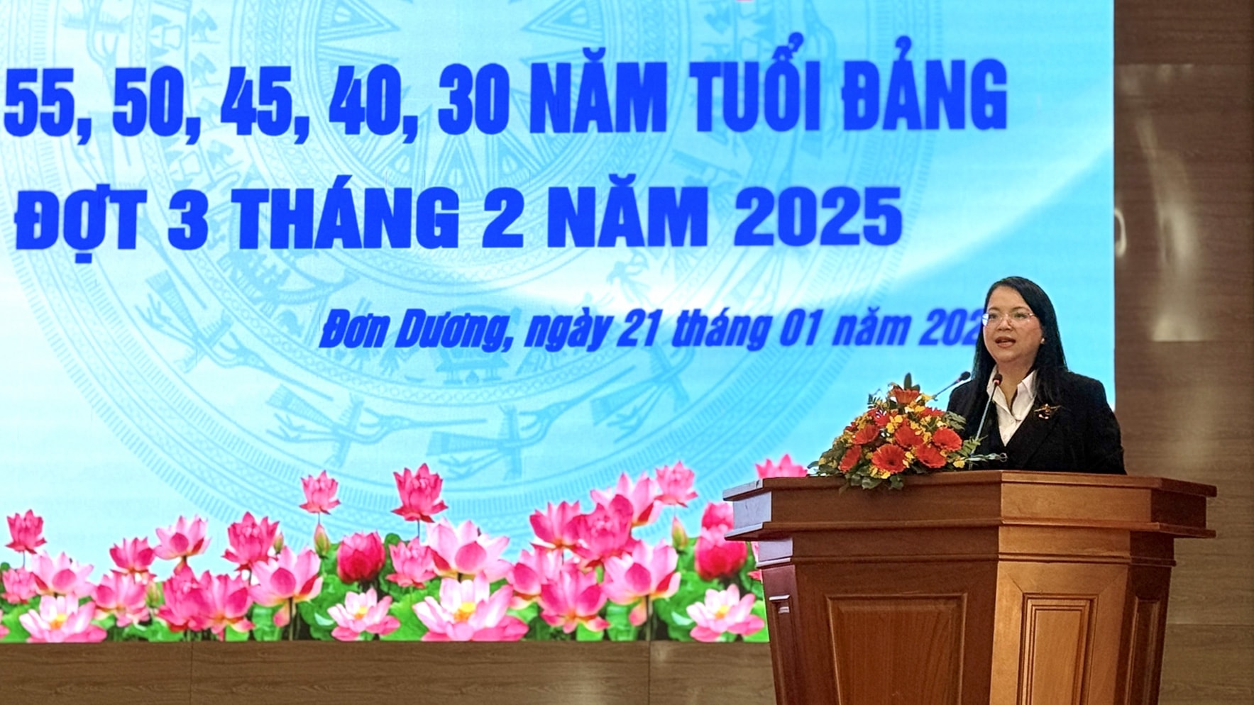 Đồng chí Dương Thị Ngà - Bí thư Huyện ủy Đơn Dương phát biểu tại buổi lễ