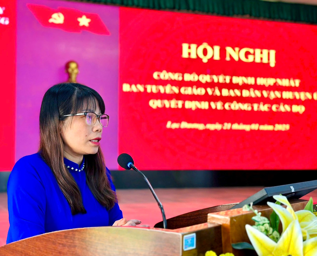 đồng chí Nguyễn Thị Cẩm Giang – Trưởng Ban Tuyên giáo Huyện ủy phát biểu nhận nhiệm vụ