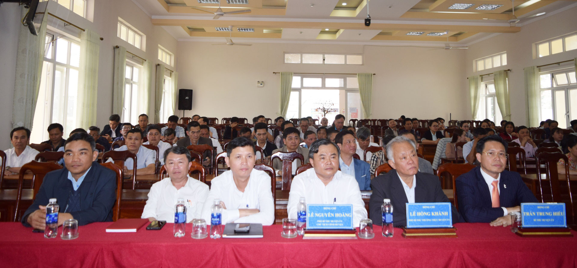 Các đại biểu dự hội nghị