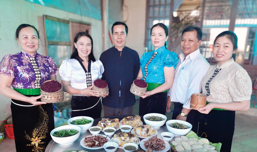 Chế biến, giới thiệu ẩm thực Thái và Tày
