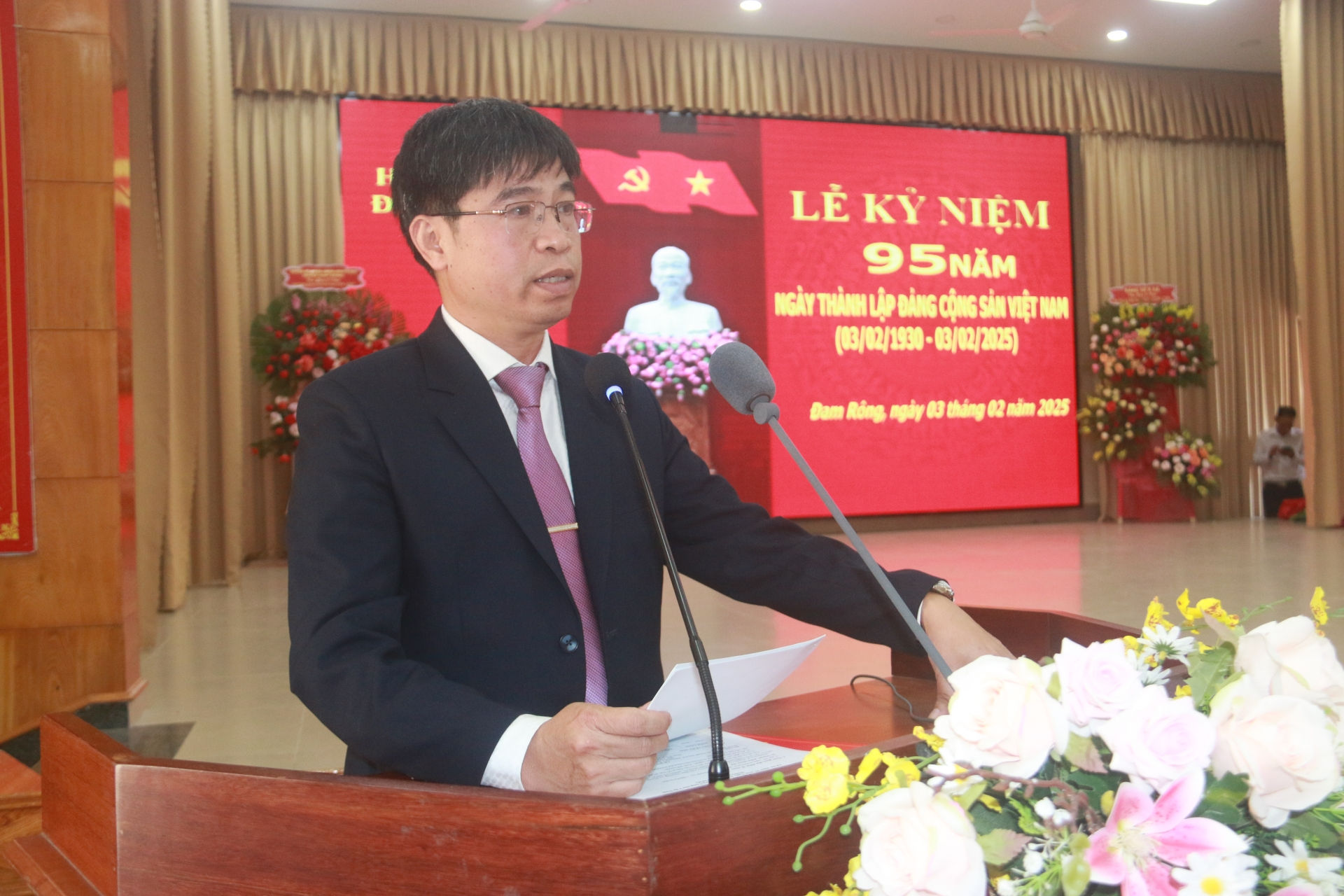 Đồng chí Nguyễn Văn Châu – Bí thư Huyện ủy quán triệt và triển khai bài viết “Rạng rỡ Việt Nam” của Tổng Bí thư Tô Lâm