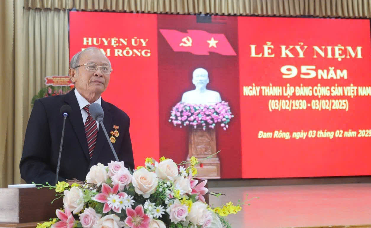 Đảng viên Nguyễn Văn Ngụ, xã Rô Men phát biểu