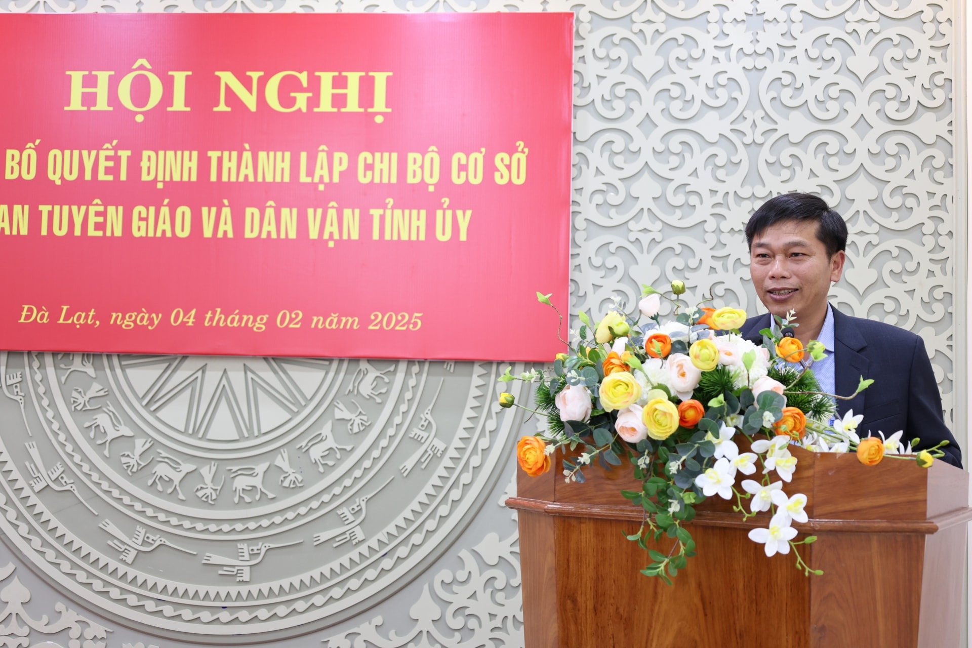 đồng chí Huỳnh Minh Hải - Bí thư Chi bộBan Tuyên giáo và Dân vận Tỉnh ủy