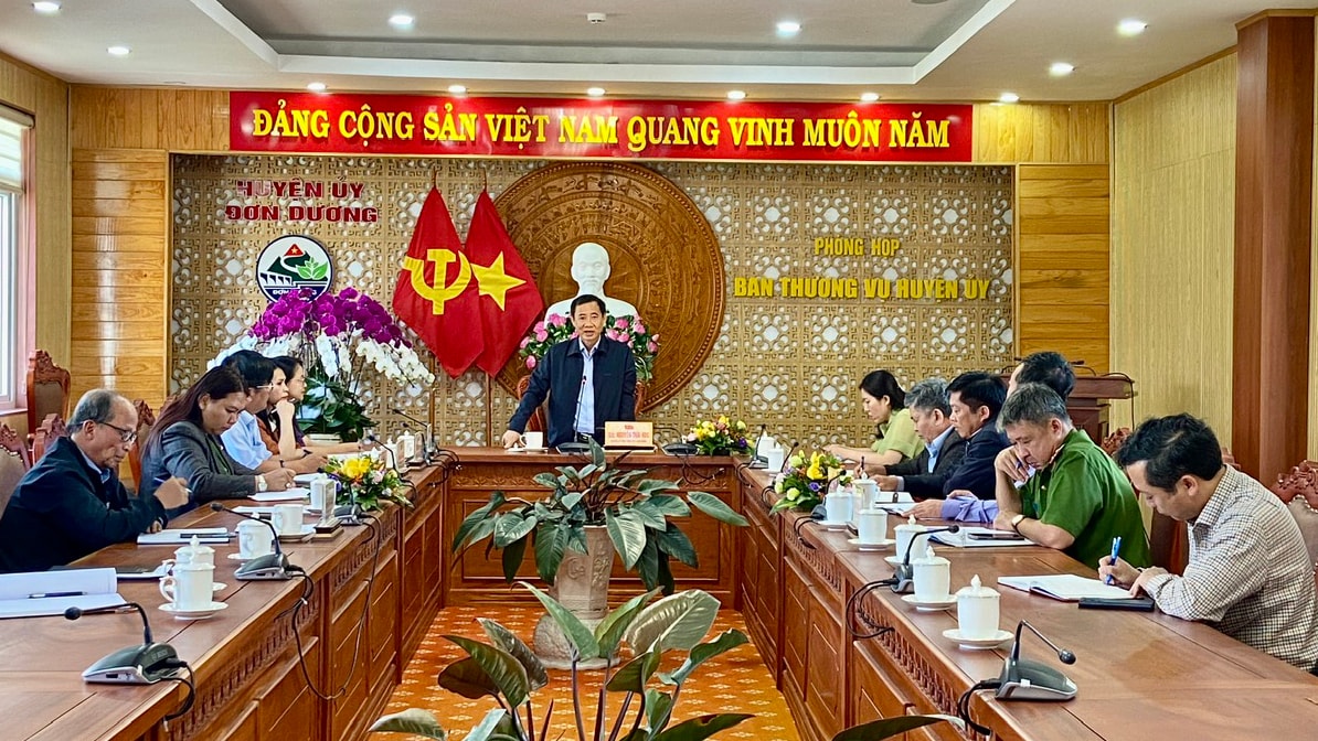 Quyền Bí thư Tỉnh ủy Nguyễn Thái Học làm việc với Ban Thường vụ Huyện ủy Đơn Dương