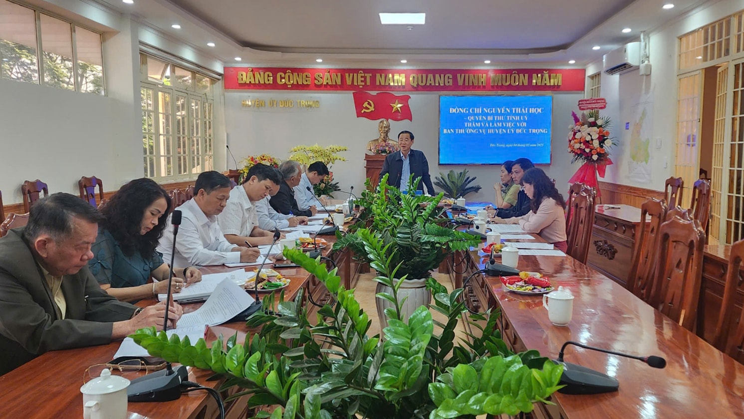 Quyền Bí thư Tỉnh ủy Nguyễn Thái Học làm việc với Ban Thường vụ Huyện ủy Đức Trọng