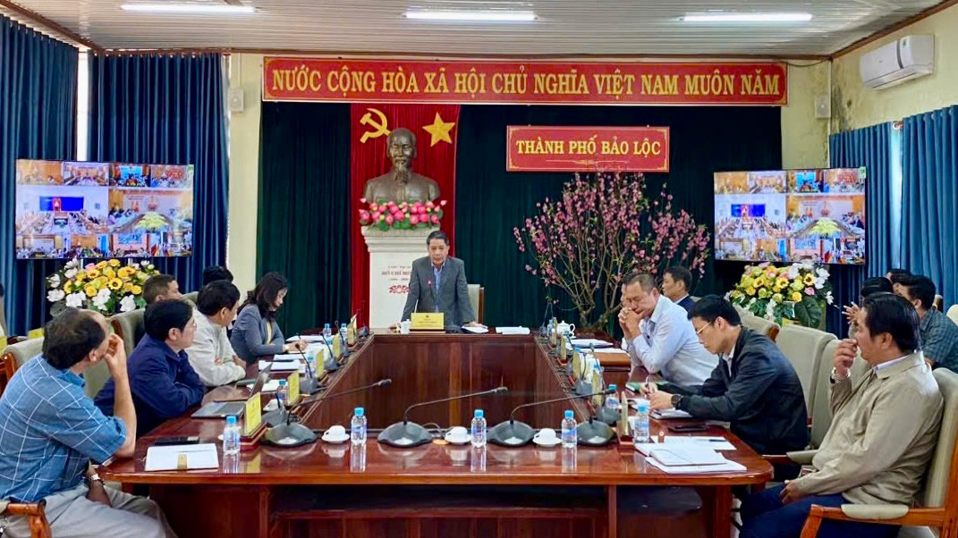 Lãnh đạo TP Bảo Lộc báo cáo công tác chuẩn bị thu hút đầu tư các dự án vốn ngoài ngân sách của địa phương