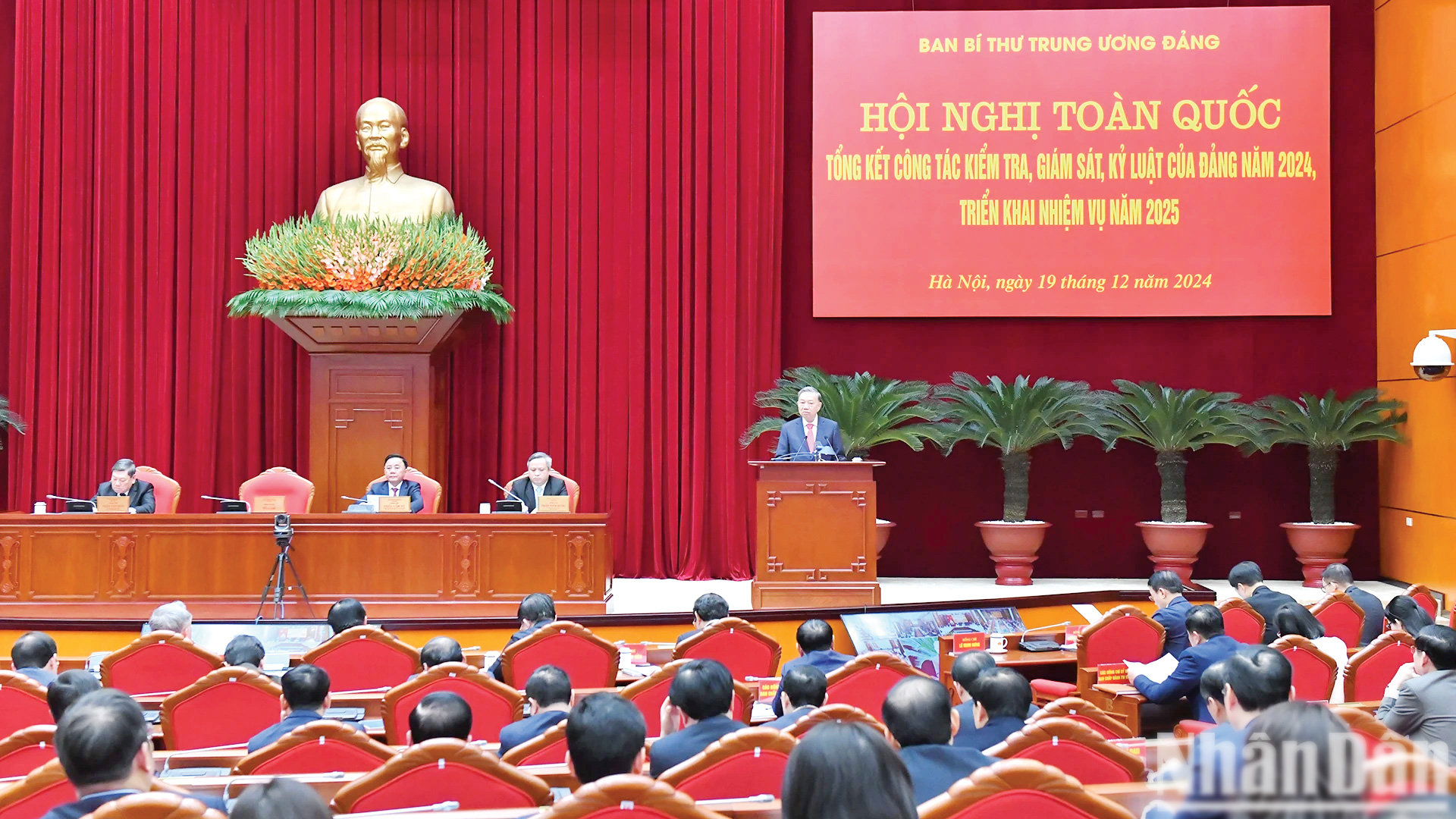 Tổng Bí thư Tô Lâm phát biểu chỉ đạo Hội nghị toàn quốc tổng kết công tác kiểm tra, giám sát, kỷ luật của Đảng năm 2024. Ảnh: nhandan.vn