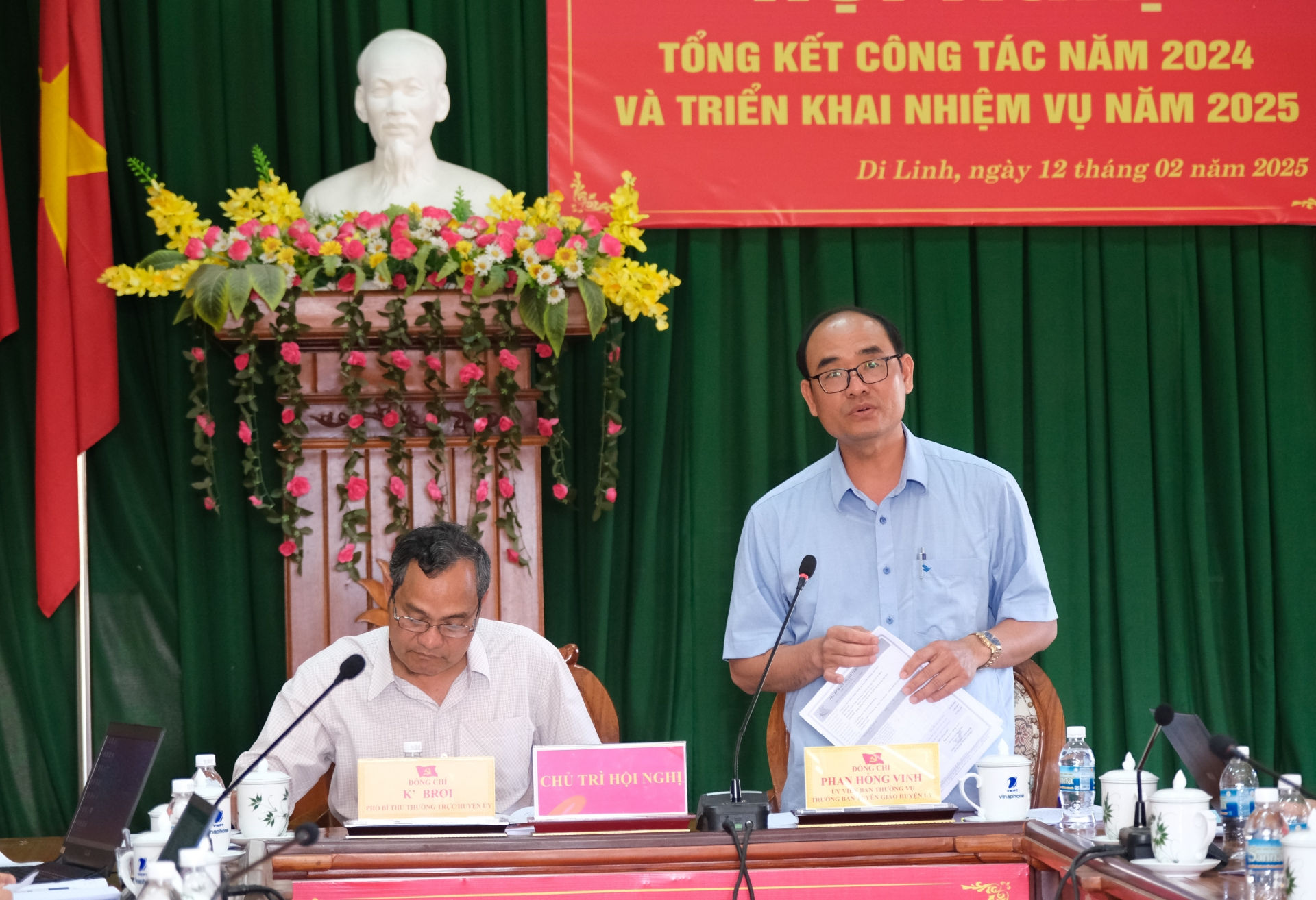 Các đồng chí chủ trì Hội nghị