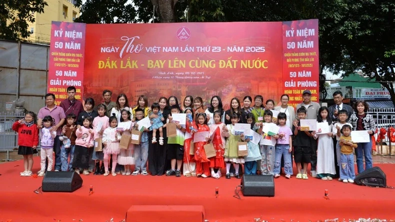 Đặc sắc Ngày thơ Việt Nam trên cao nguyên đất đỏ ảnh 9