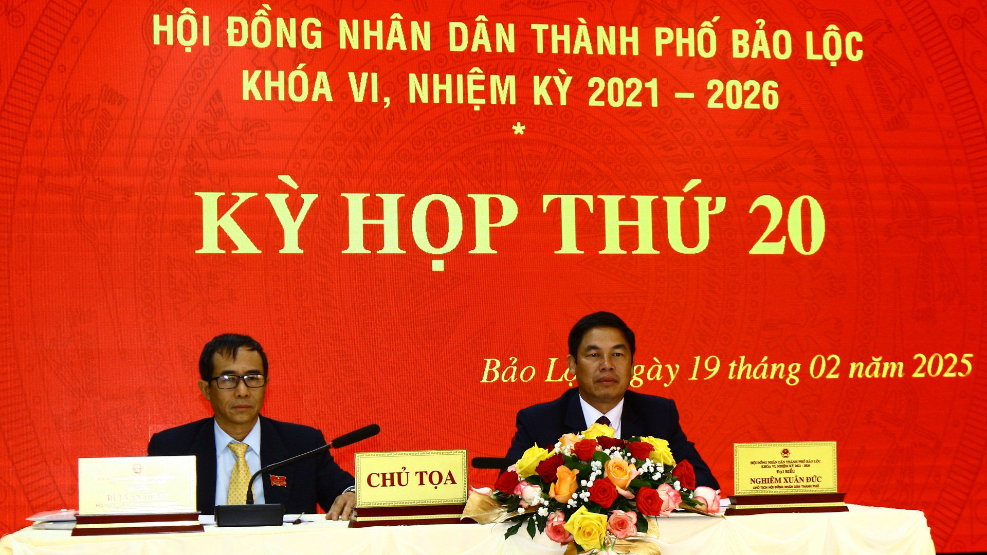 Các đồng chí chủ trì Kỳ họp