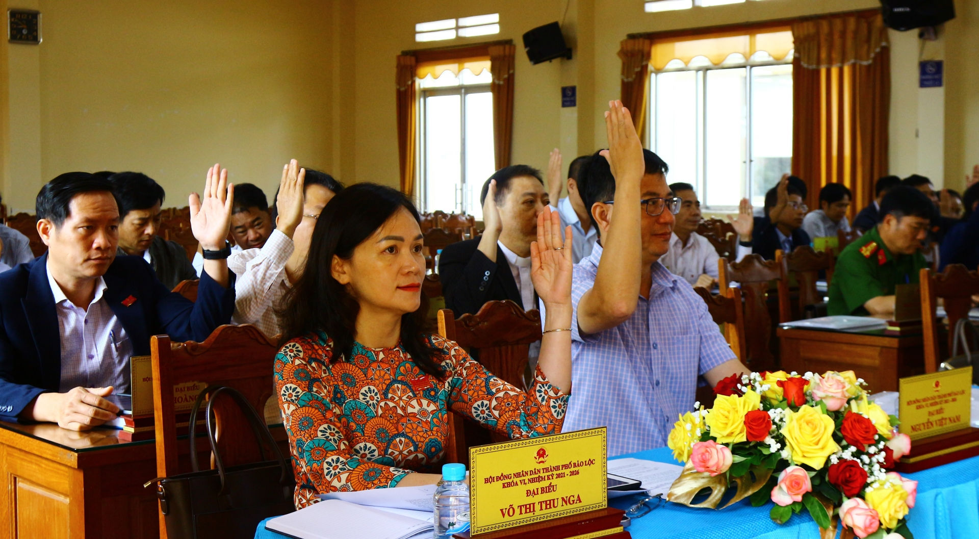 Các đại biểu thông qua
