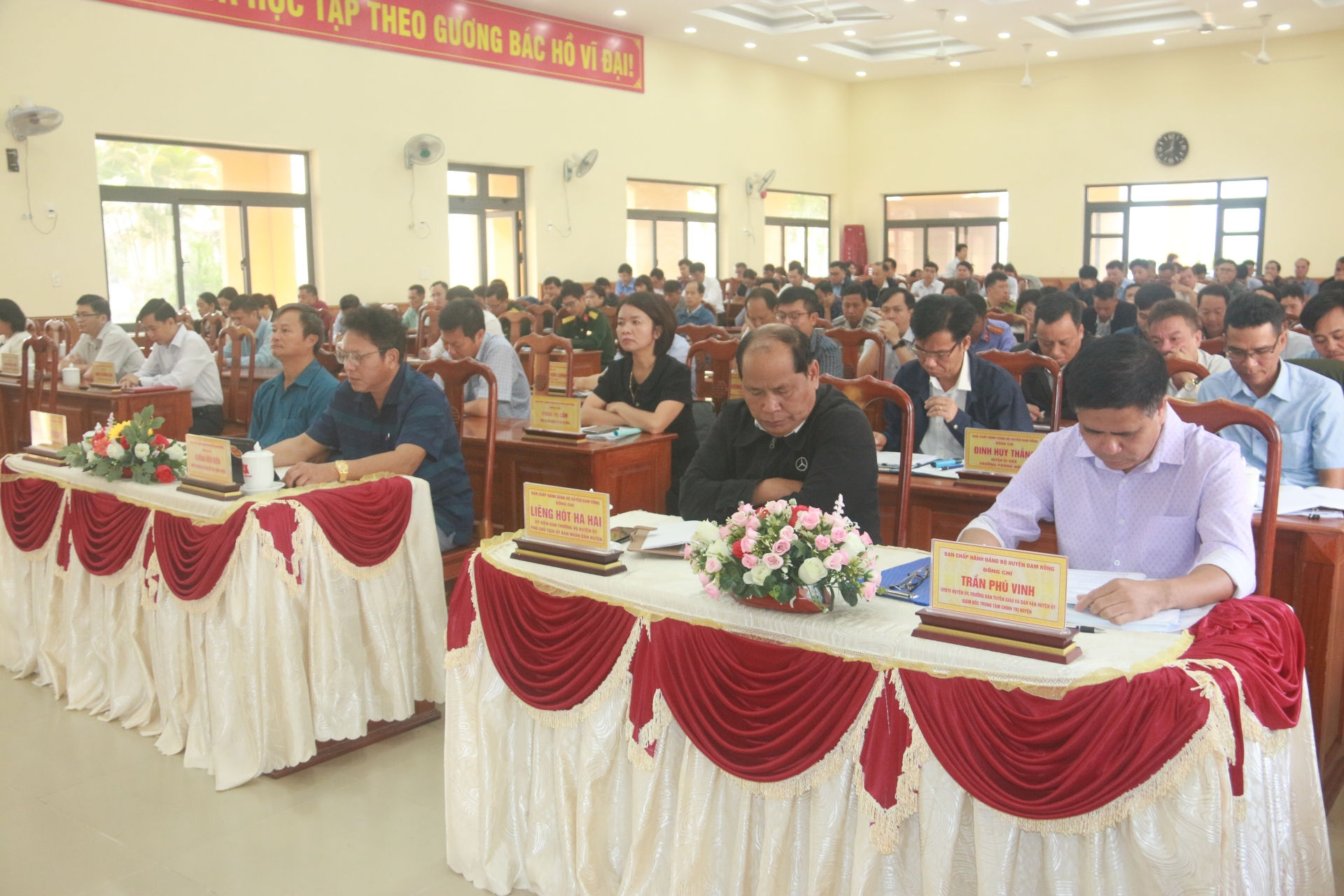 Các đại biểu tham dự Hội nghị