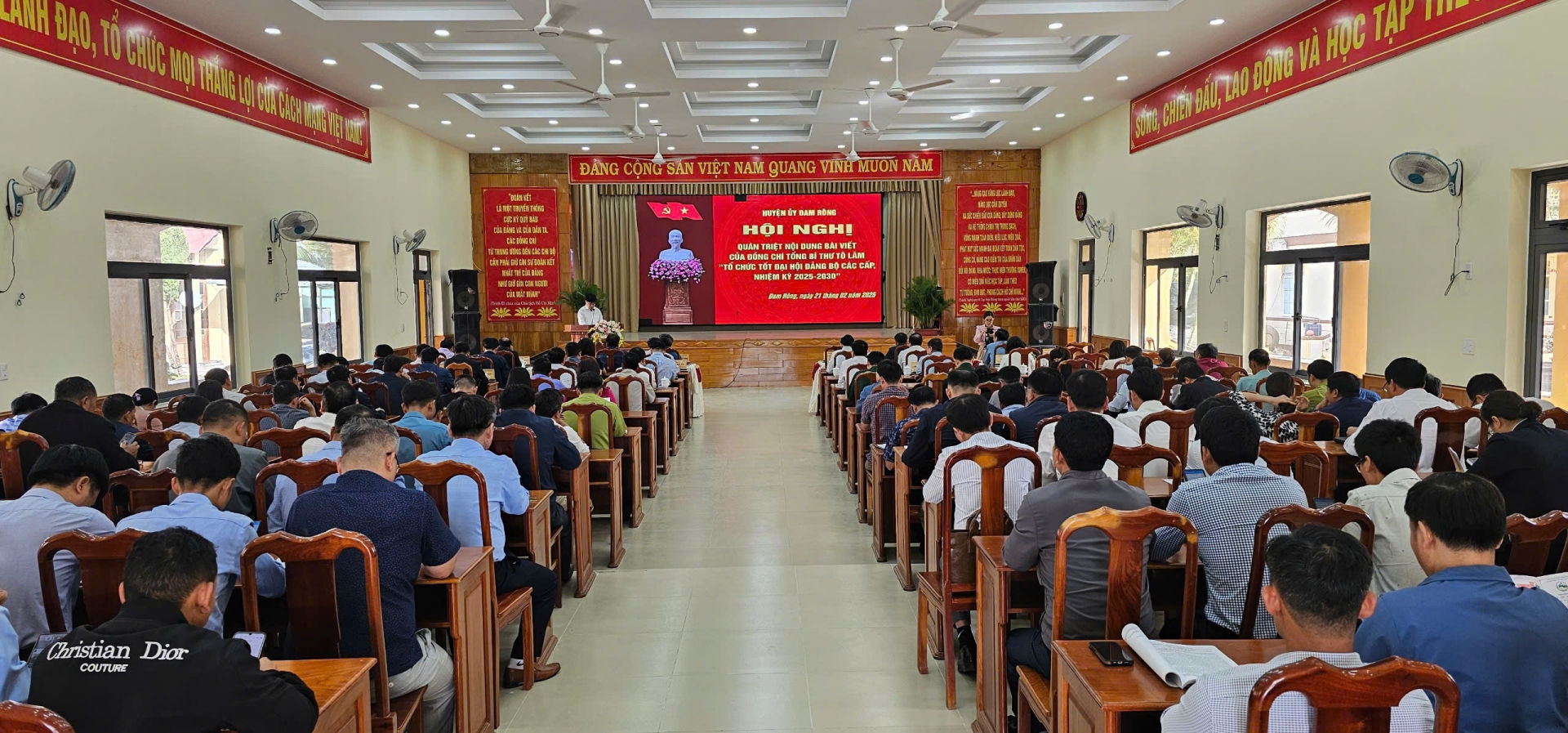 Quang cảnh Hội nghị