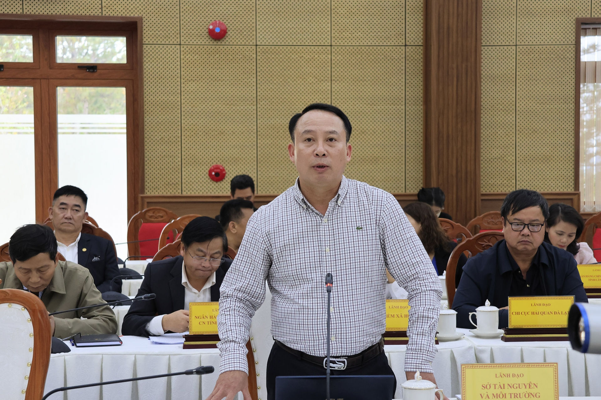 Đại biểu trình bày tham luận