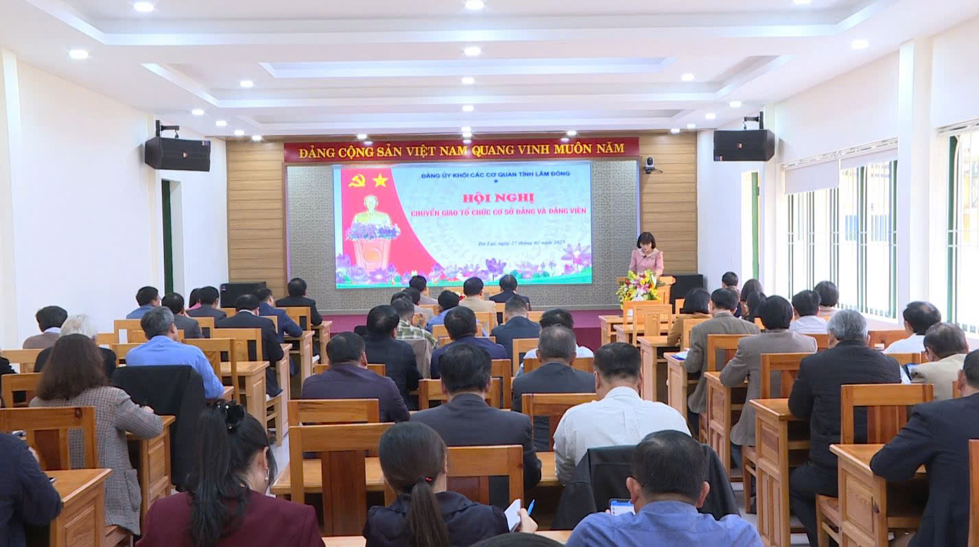 Quang cảnh hội nghị
