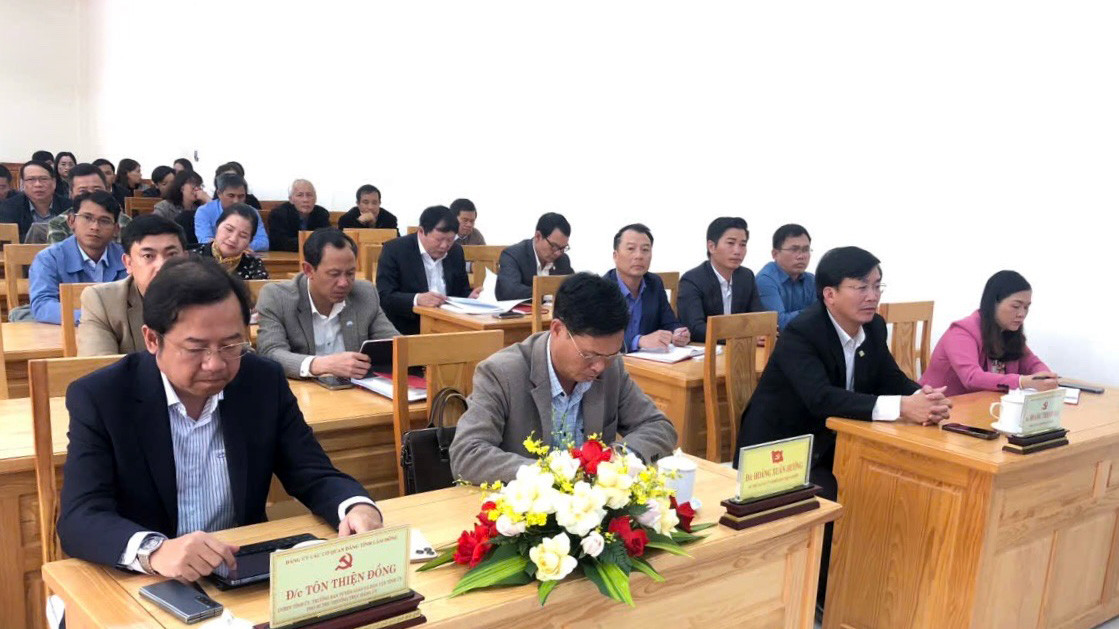 Các đại biểu tham dự hội nghị