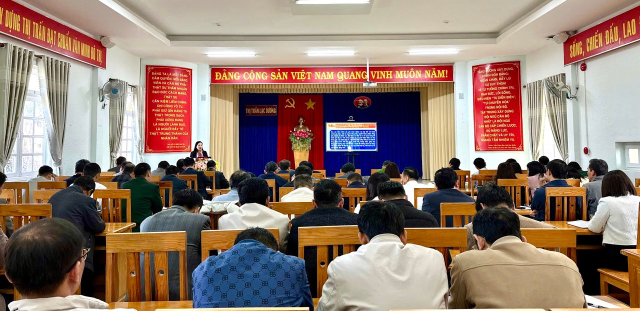 Quan cảnh hội nghị tại điểm cầu của hiue65n