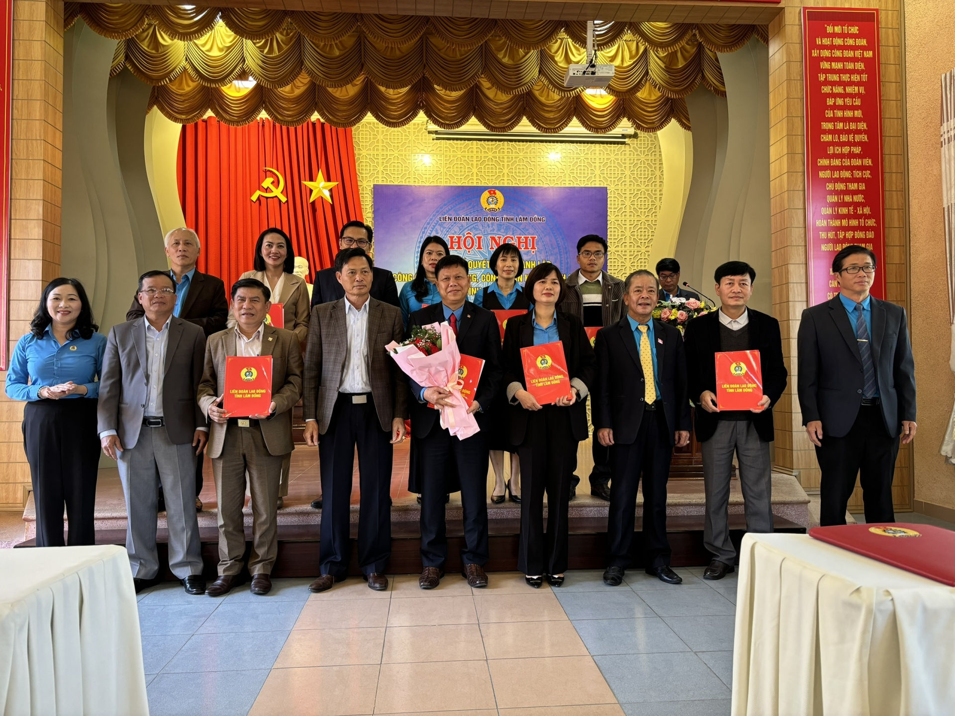 Ra mắt Ban thường vụ Công đoàn Khối Chính quyền
