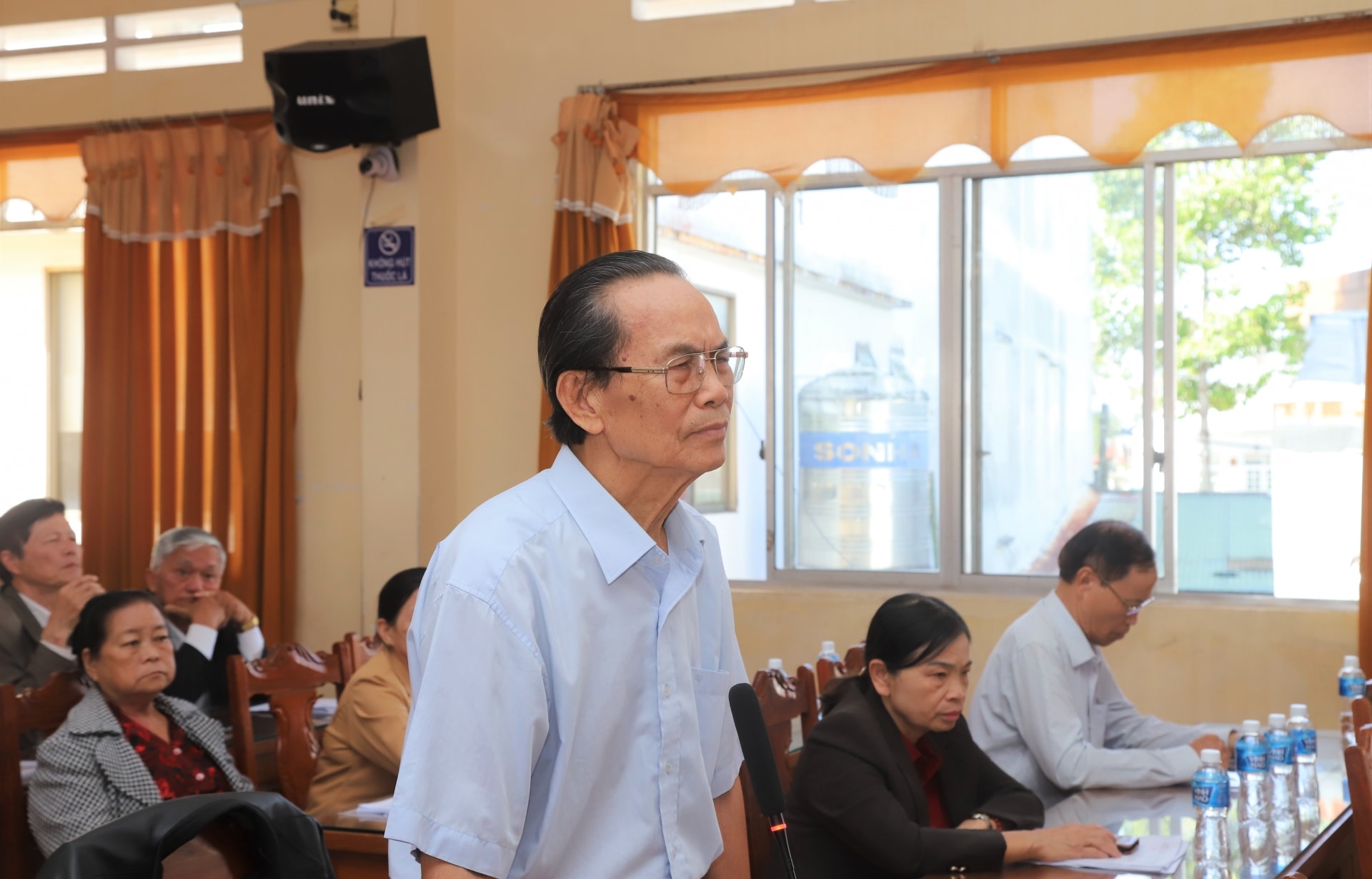 Đồng chí Mai Văn Sự - Nguyên trưởng Công an TP Bảo Lộc đóng góp ý kiến tại Hội nghị