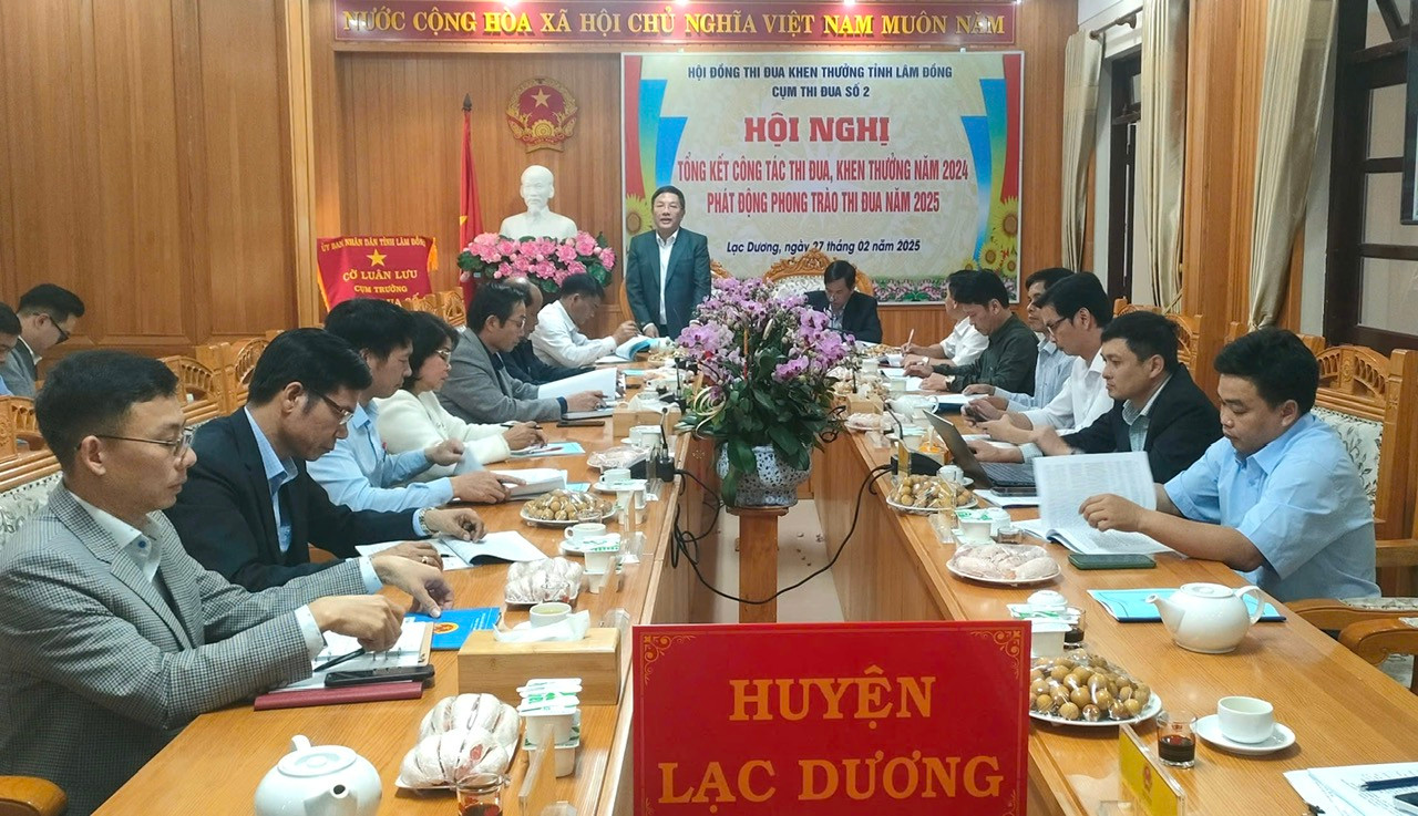 Các đại biểu tham dự hội nghị