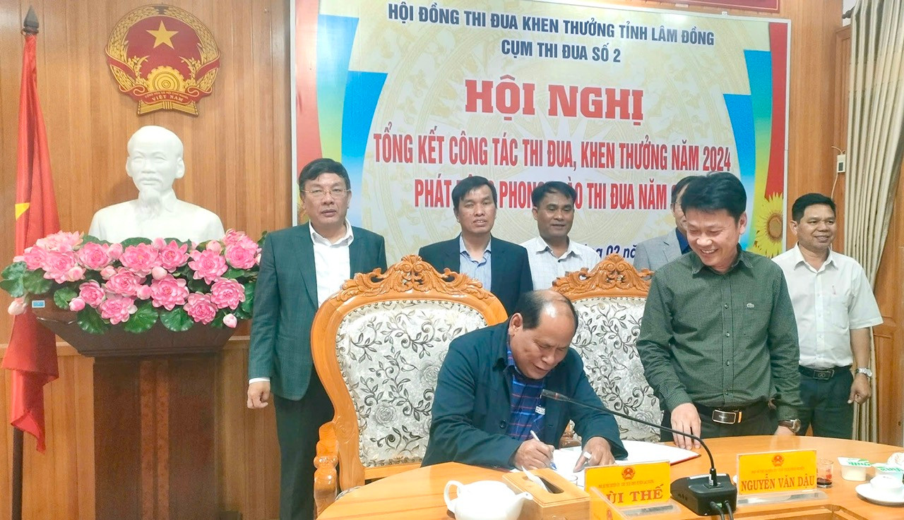 Ký kết giao ước thi đua năm 2025