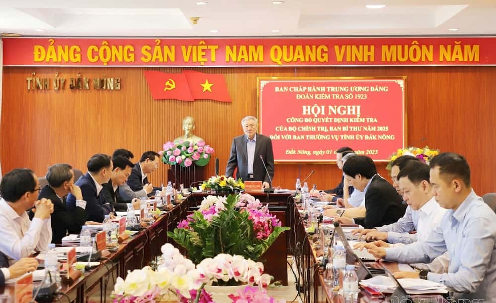 Bô xít là hoa hậu nhưng chọn sai nhà đầu tư thì đắp chiếu