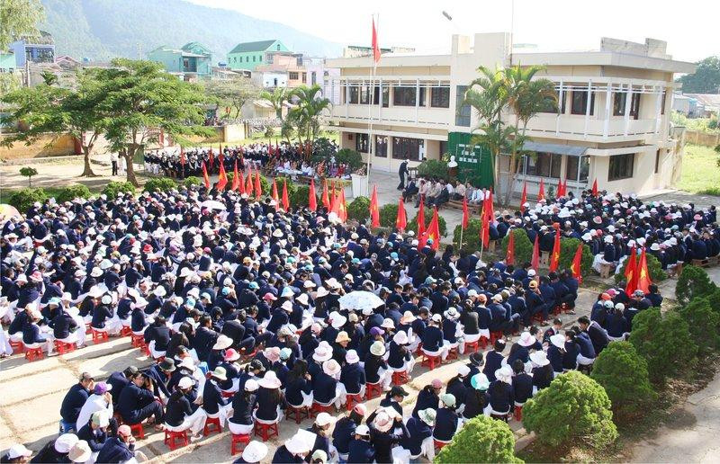Trường THPT Đơn Dương là ngôi trường có lịch sử hình thành lâu đời nhất tại huyện Đơn Dương.