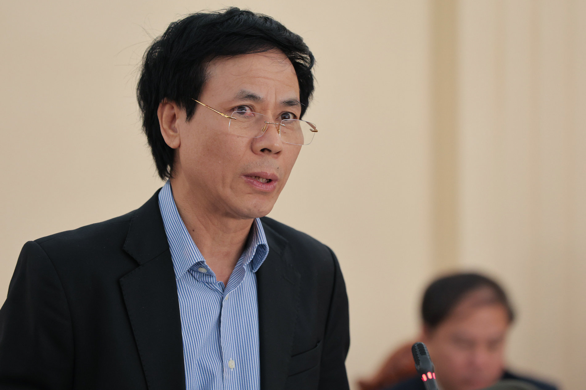 Đồng chí Phạm Thành Nam - Văn Phòng Trung ương Đảng góp ý, đề nghị nêu rõ một số chi tiết trong báo cáo
