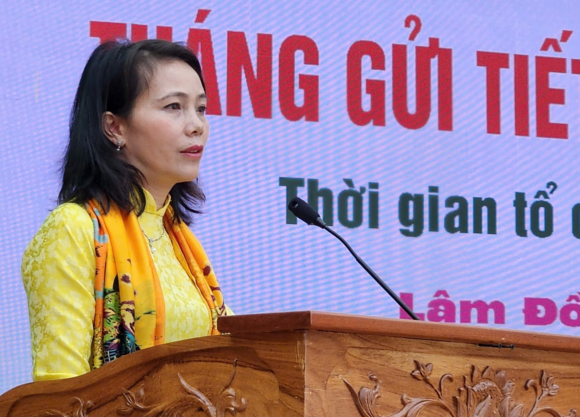 Bà Nguyễn Thị Ngọc Thu –Giám đốc Chi nhánh Ngân hàng Chính sách xã hội tỉnh Lâm Đồng, phát biểu đáp từ