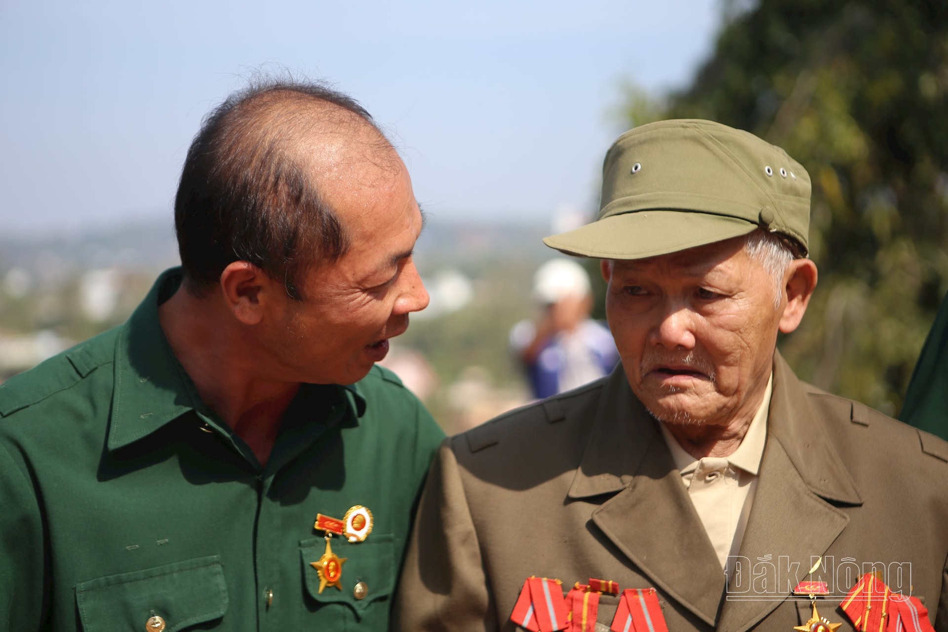 Cựu chiến binh Trần Hữu Thể , 87 tuổi, ở xã Đắk Sắk, huyện Đắk Mil kể lại những ngày tháng với ý chí căm thù, quyết tâm cho trận đánh, nhằm mở đường cho chiến dịch Tây Nguyên toàn thắng