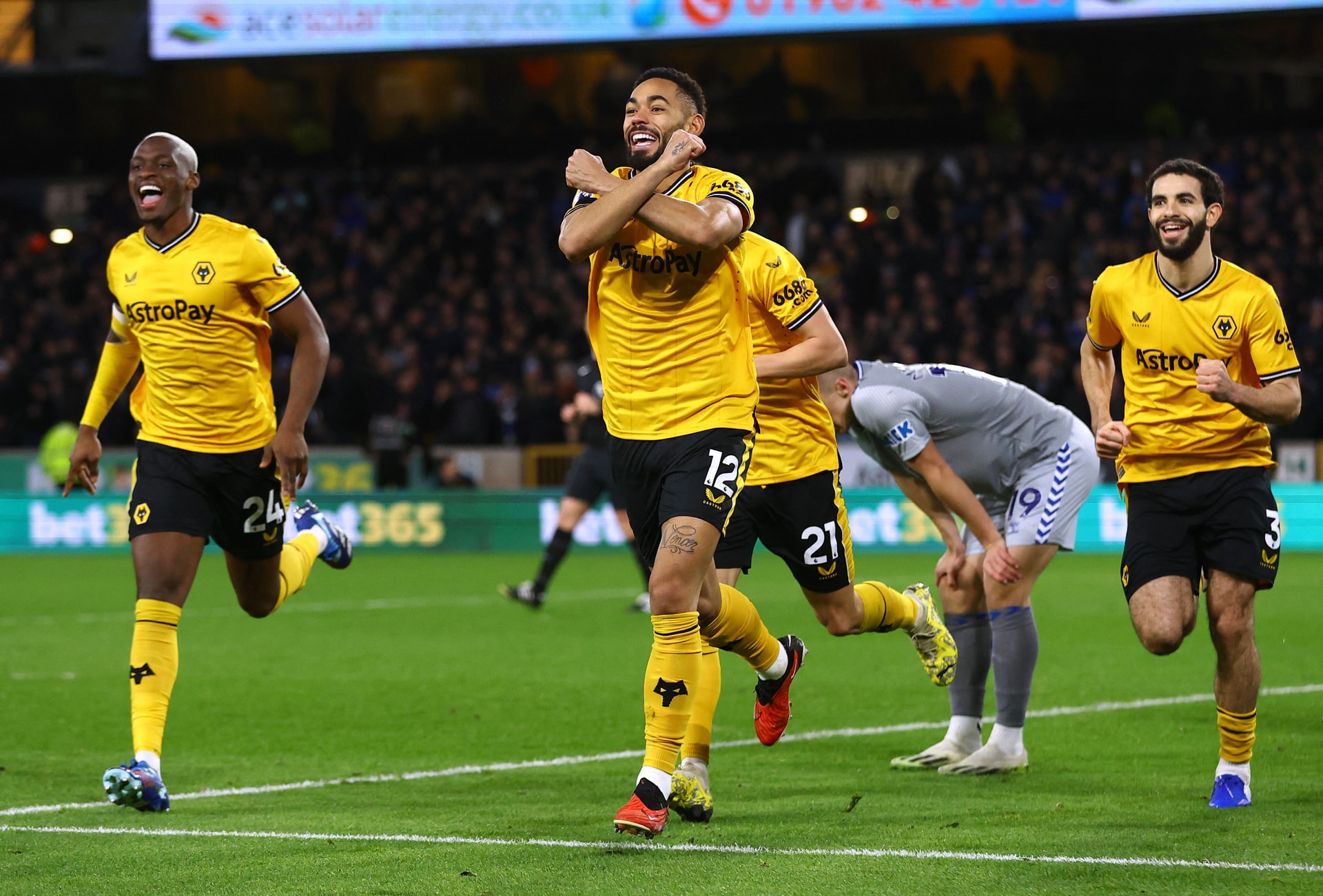 Wolves end year on high with 3-0 win over Everton | Reuters