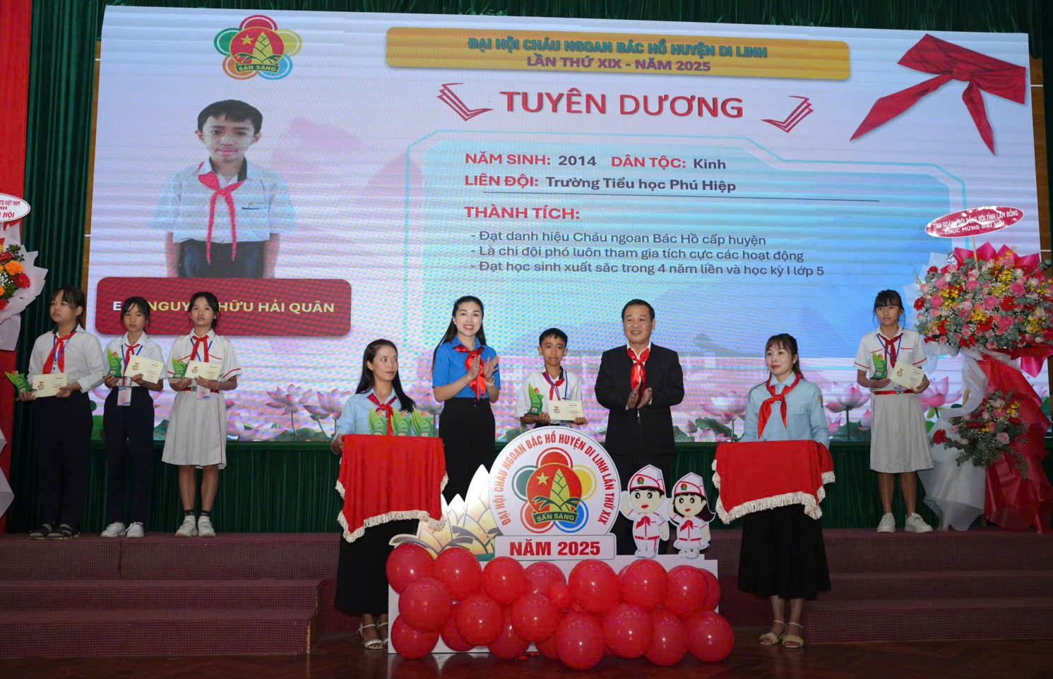 Tuyên dương các Cháu ngoan Bác Hồ là đội viên tiêu biểu của huyện Di Linh
