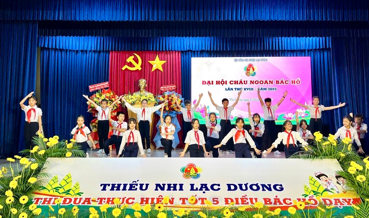 Các tiết mục văn nghệ chào mừng Đại hội
