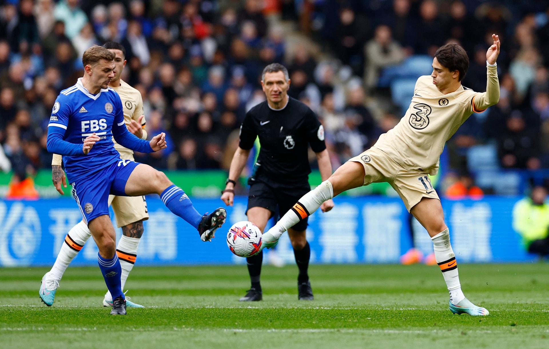 Resurgent Chelsea claim 3-1 victory at Leicester | Reuters